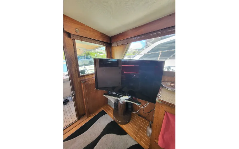 slider 19 Hatteras  46 Convertible