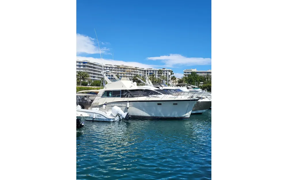 slider 2 Hatteras  46 Convertible