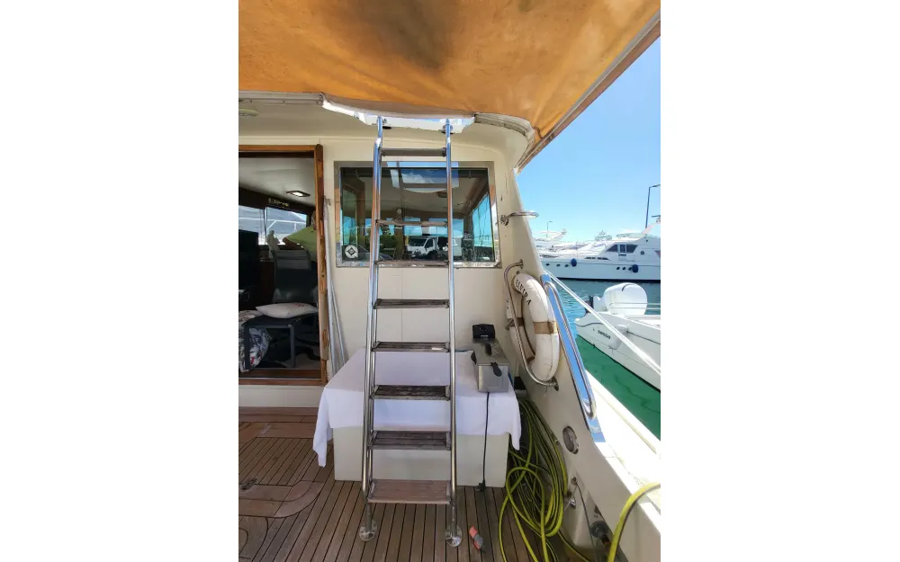 slider 6 Hatteras  46 Convertible