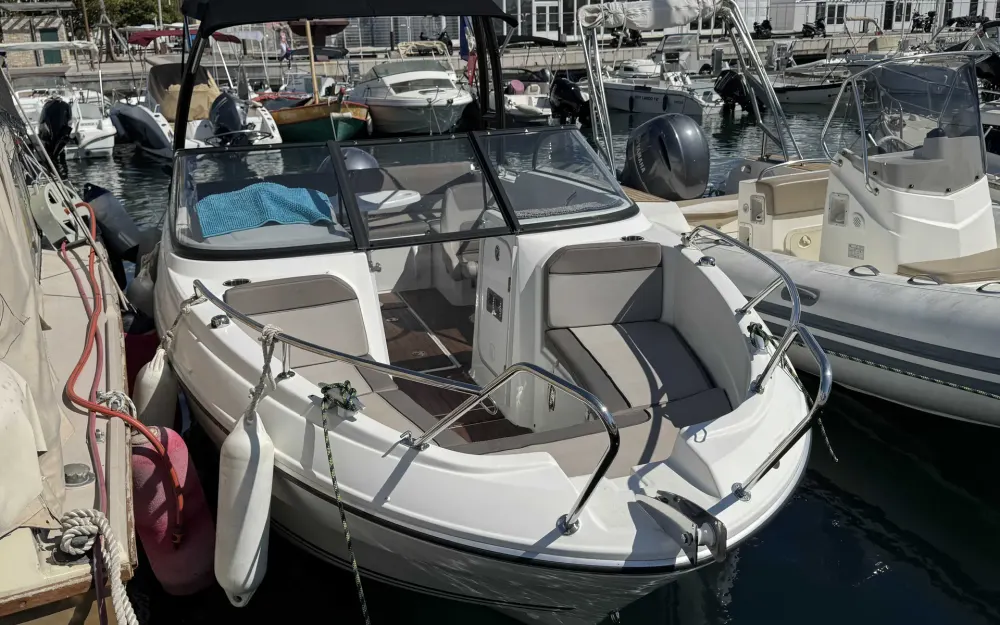 slider 1 Jeanneau Cap Camarat 6.5 BR