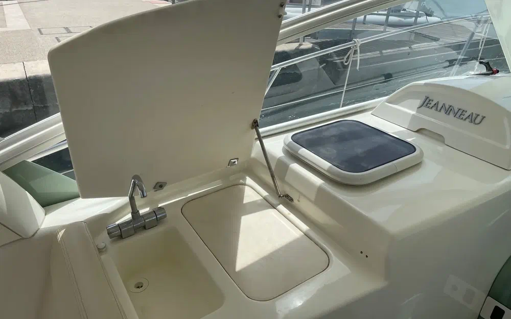 slider 7 Jeanneau Prestige 30