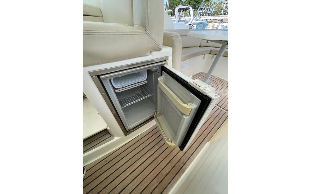 slider 8 Jeanneau Prestige 30