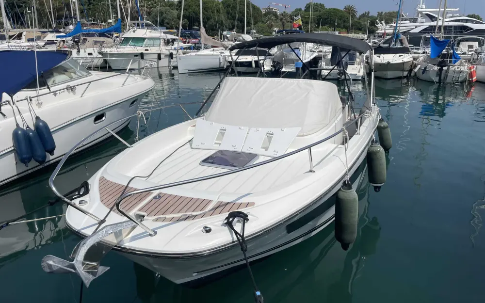 slider 1 Jeanneau Cap Camarat 7.5 CC Serie 3
