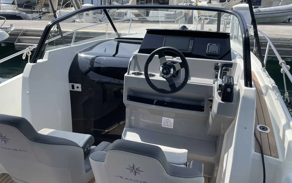 slider 2 Jeanneau Cap Camarat 7.5 WA