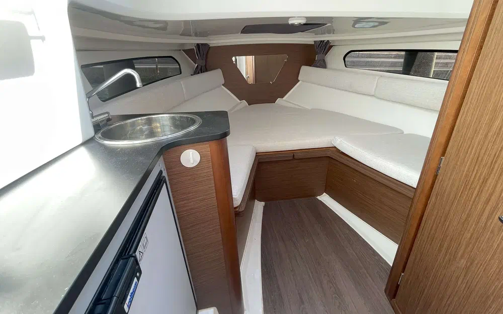 slider 4 Jeanneau Cap Camarat 7.5 WA