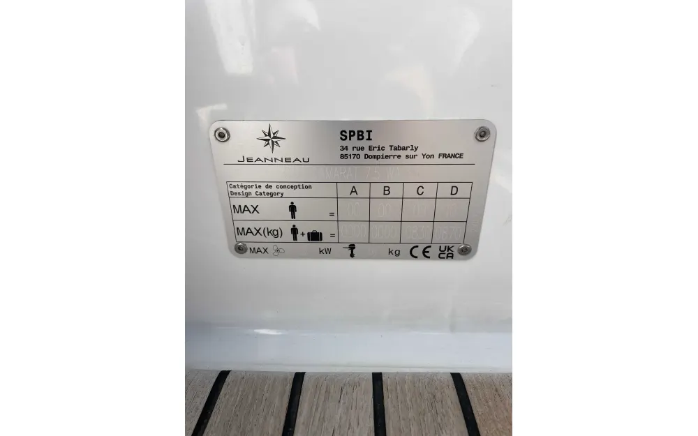 slider 13 Jeanneau Cap Camarat 7.5 WA