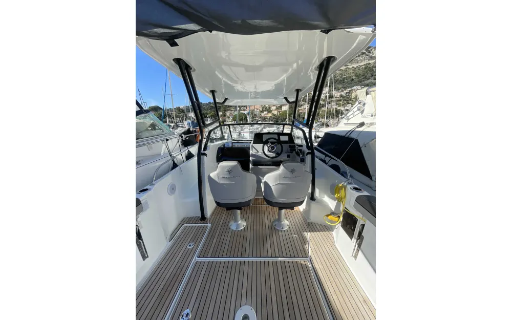 slider 4 Jeanneau Cap Camarat 7.5 WA