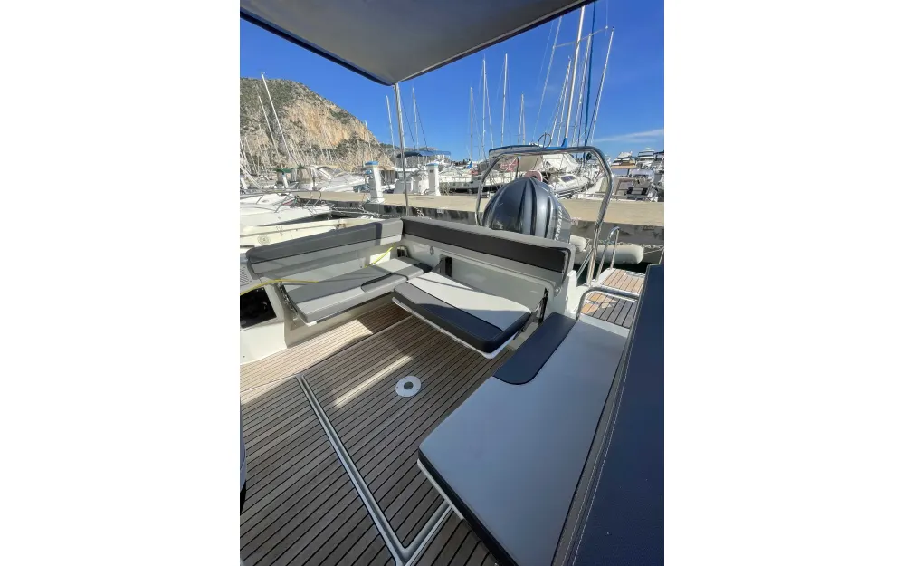 slider 5 Jeanneau Cap Camarat 7.5 WA
