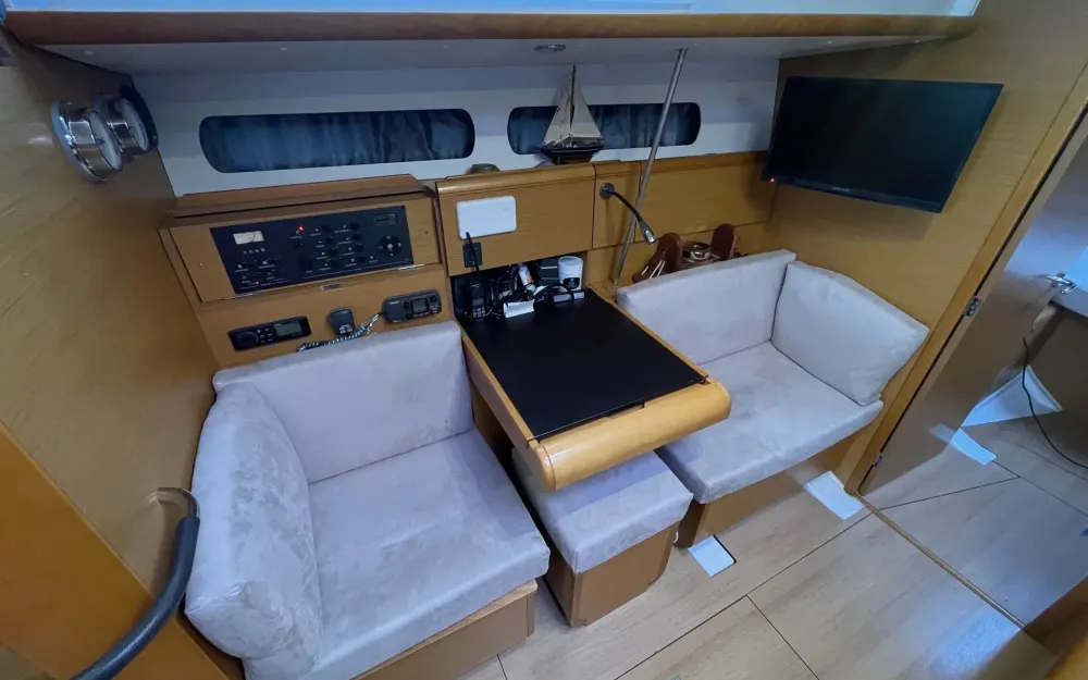 slider 16 Jeanneau Sun Odyssey 409