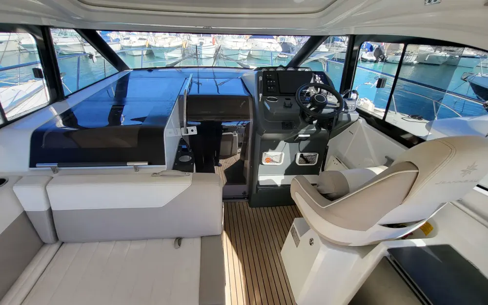 slider 10 Jeanneau Leader 33 - null