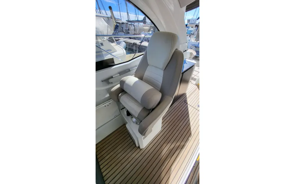 slider 13 Jeanneau Leader 33 - null