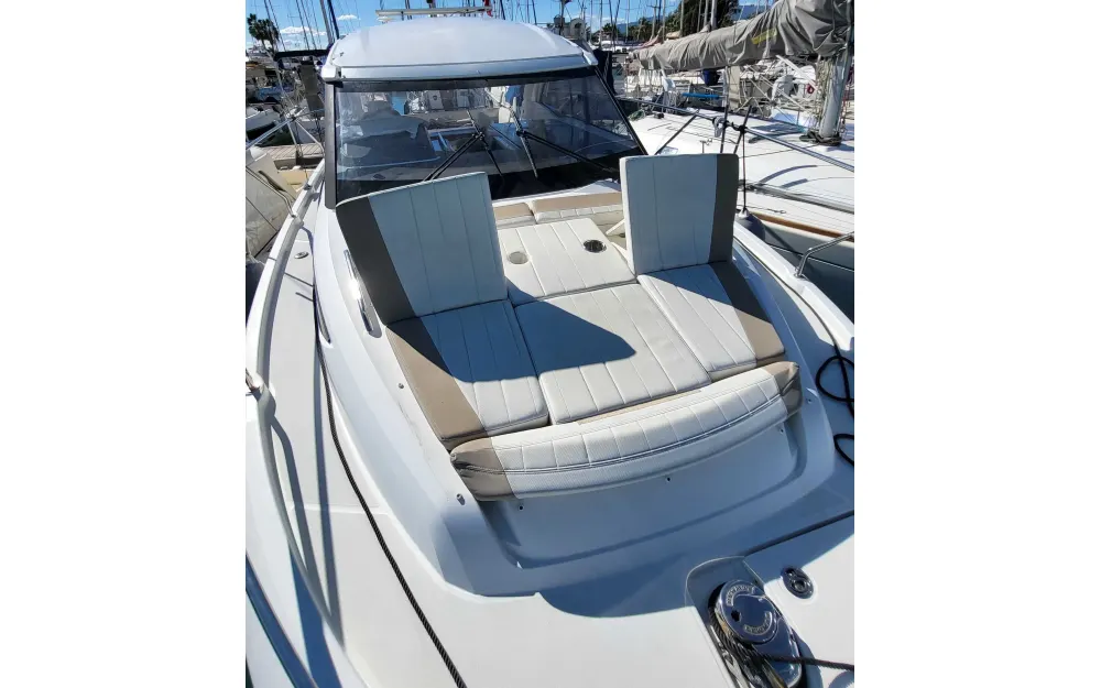 slider 6 Jeanneau Leader 33 - null
