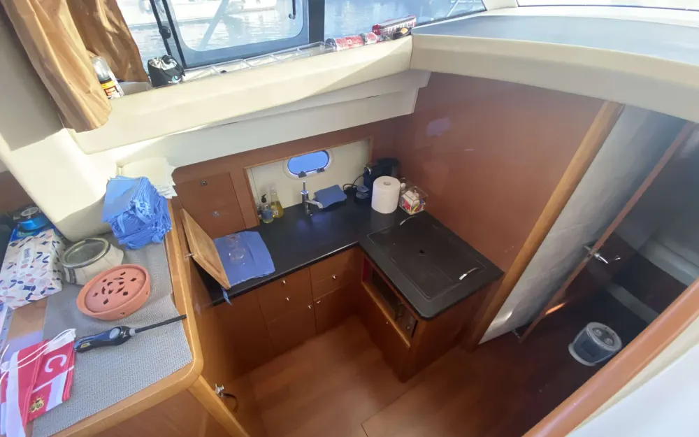slider 12 Jeanneau Prestige 39 Fly