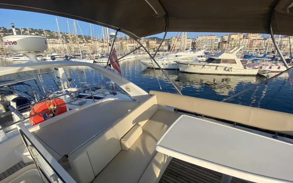 slider 5 Jeanneau Prestige 39 Fly