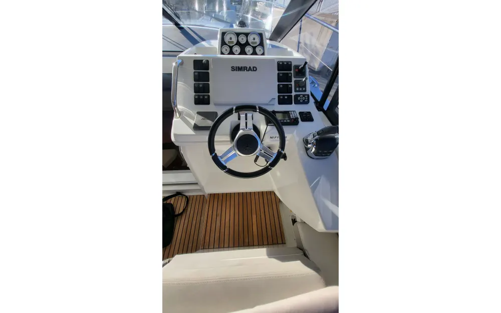 slider 10 Jeanneau Leader 40
