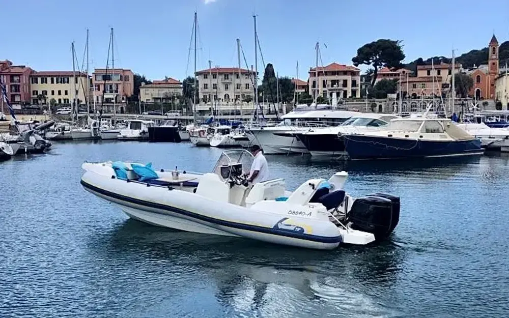 slider 4 Marlin Boat  23 FB