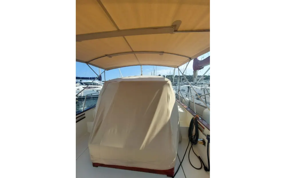 slider 8 Rhea  850 Open