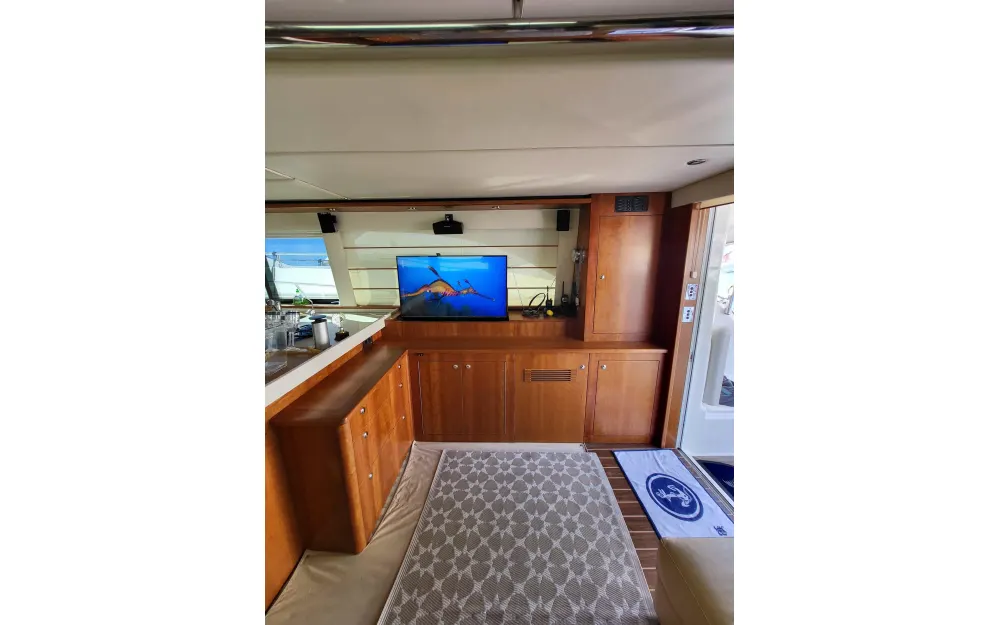 slider 16 Riviera  58 Open Flybridge