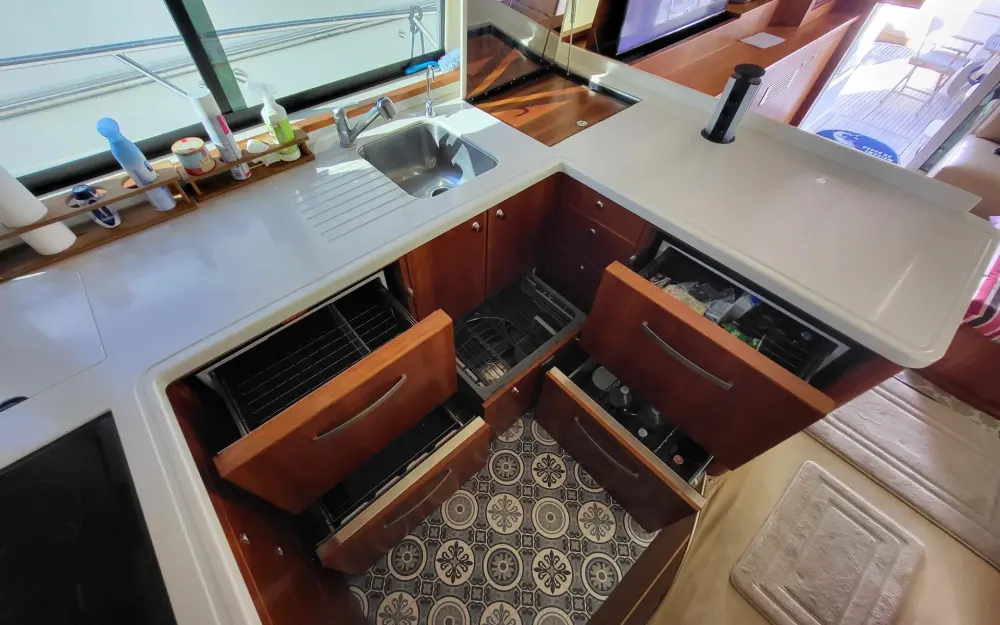 slider 19 Riviera  58 Open Flybridge