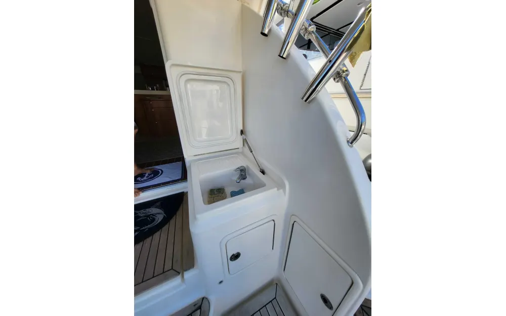 slider 4 Riviera  58 Open Flybridge