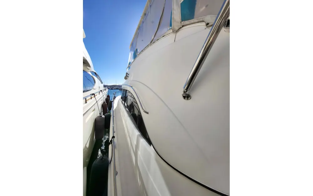 slider 8 Riviera  58 Open Flybridge