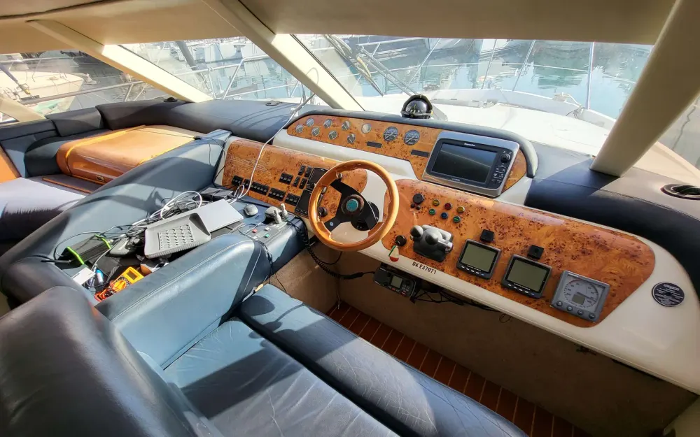 slider 18 Sealine  T 51