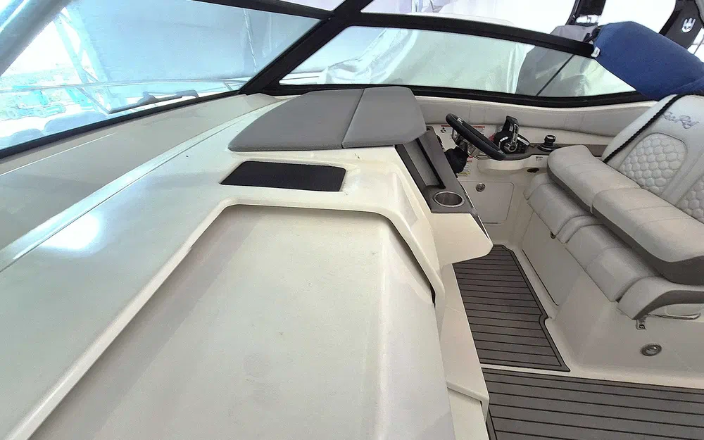 slider 9 Sea Ray 320 Sundancer