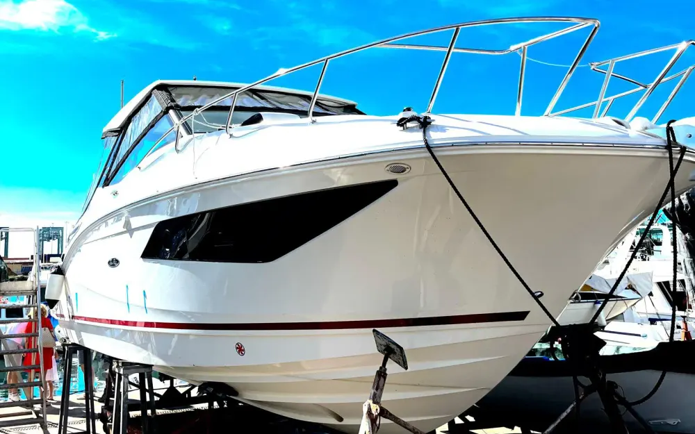 slider 1 Sea Ray  320 Sundancer