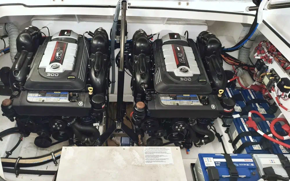 slider 19 Sea Ray 320 Sundancer