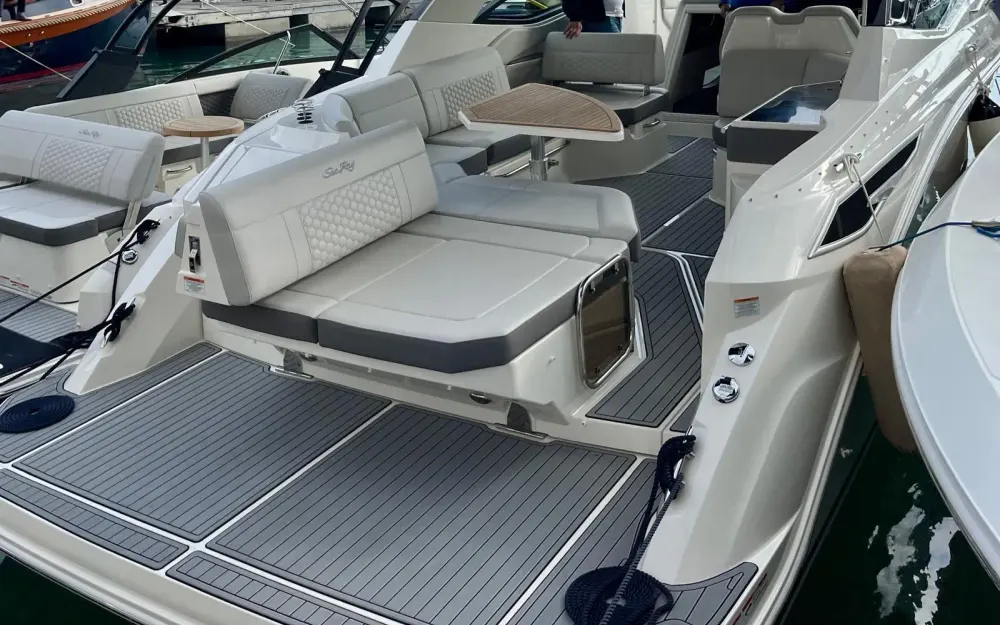 slider 2 Sea Ray  320 Sundancer