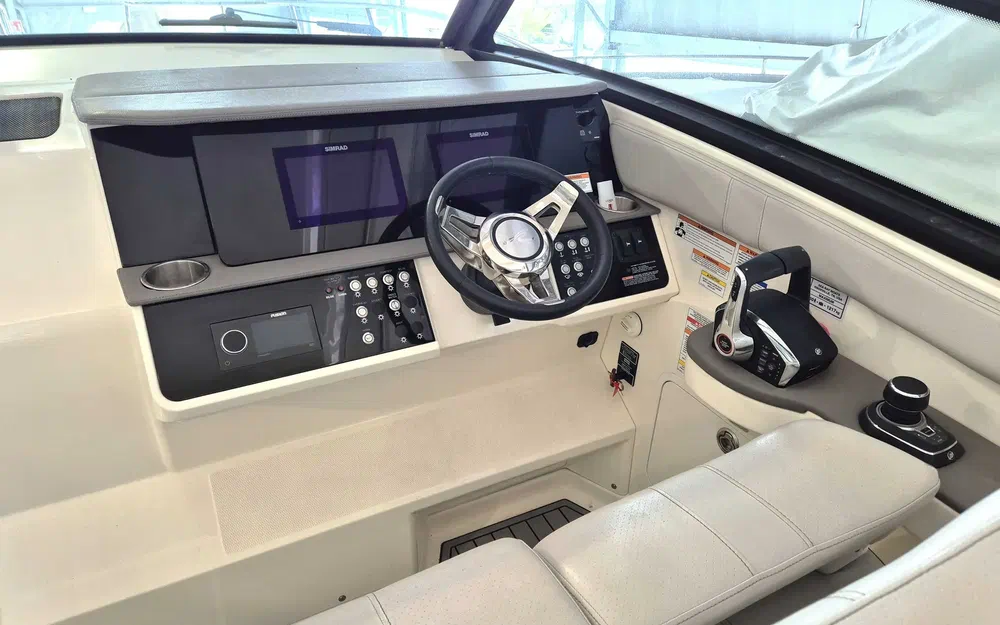 slider 8 Sea Ray 320 Sundancer