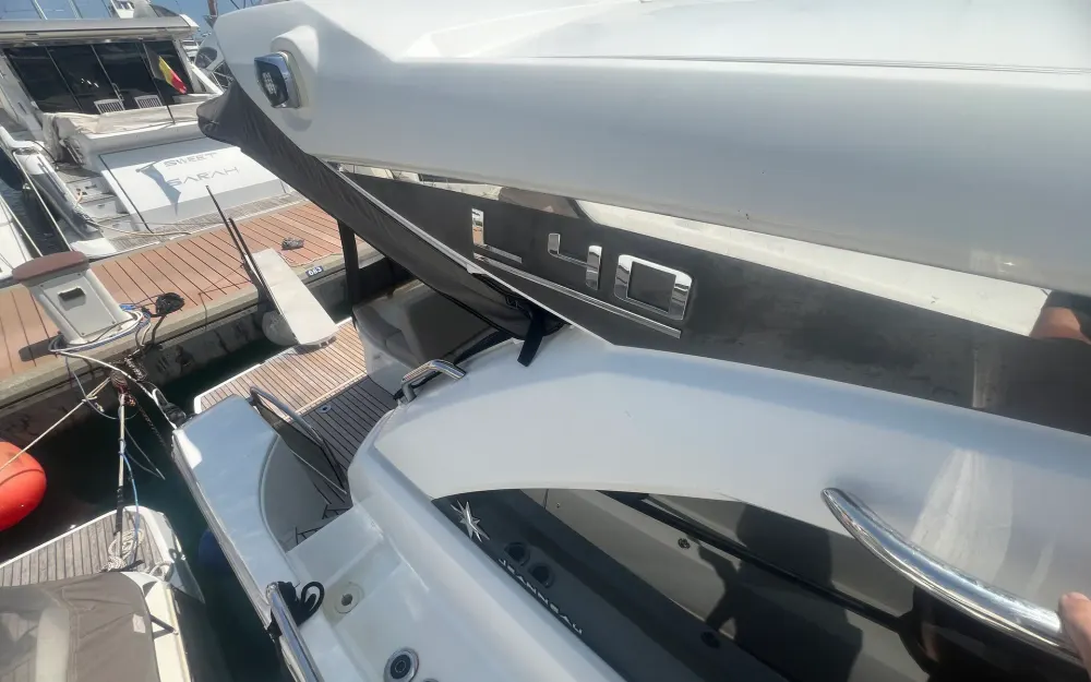 slider 20 Jeanneau Leader 40