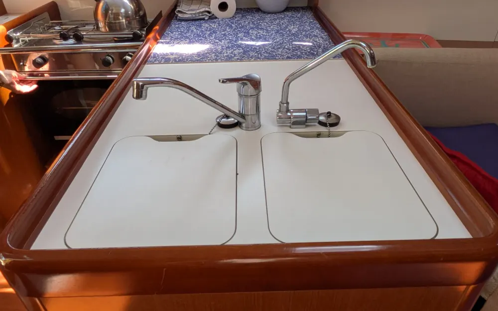 slider 10 Beneteau Oceanis 37