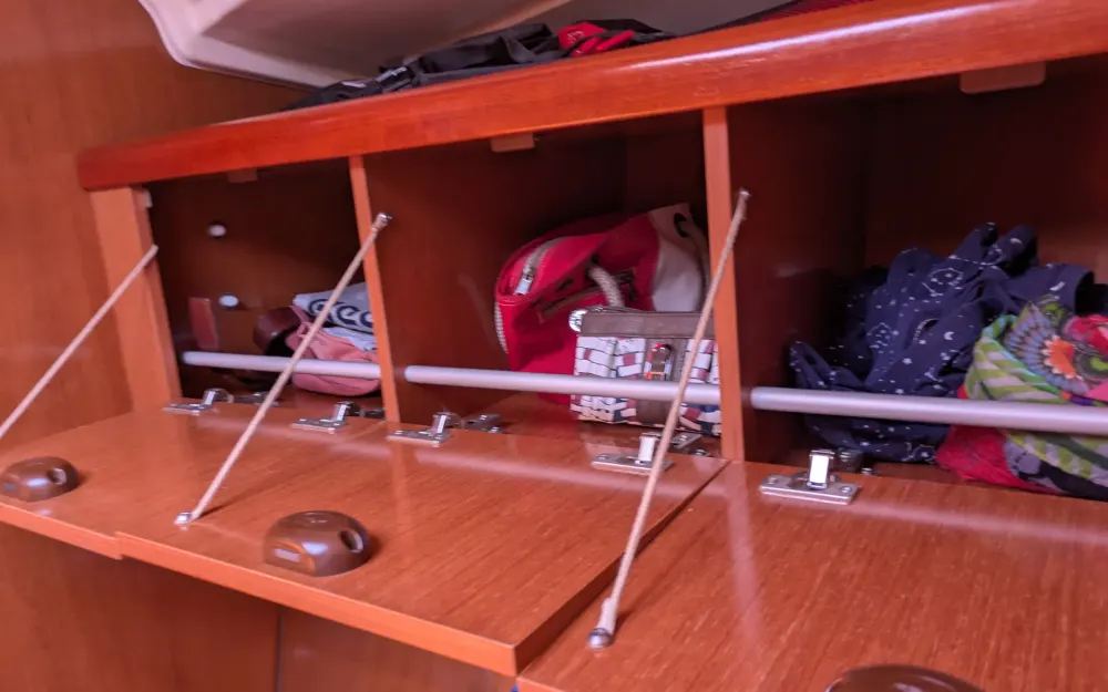 slider 18 Beneteau Oceanis 37