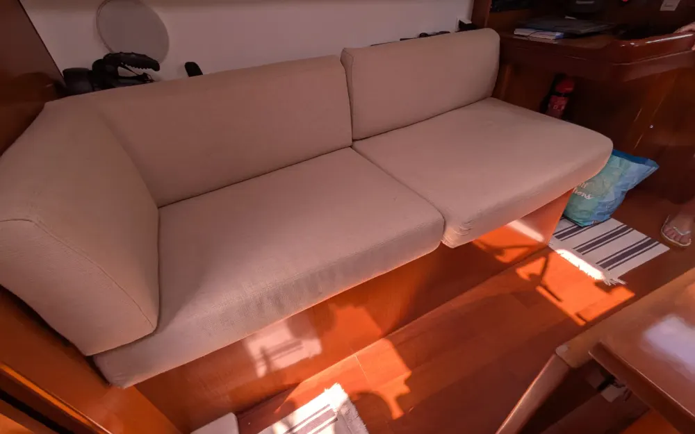 slider 20 Beneteau Oceanis 37