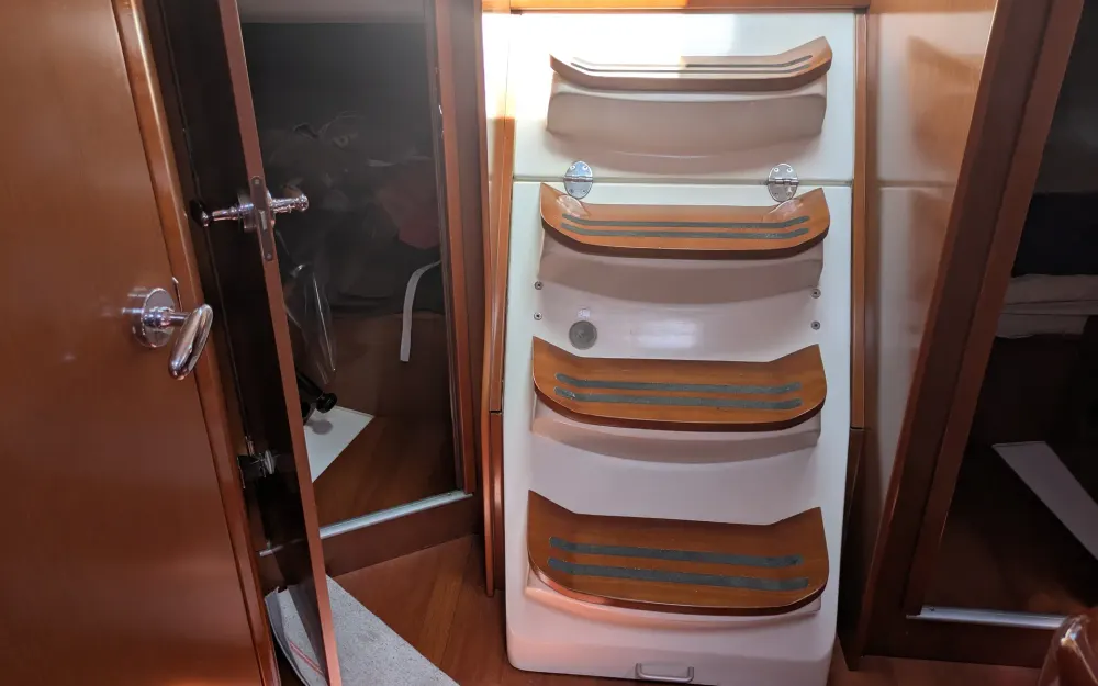 slider 21 Beneteau Oceanis 37
