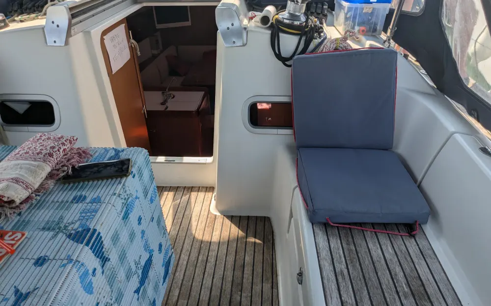 slider 2 Beneteau Oceanis 37