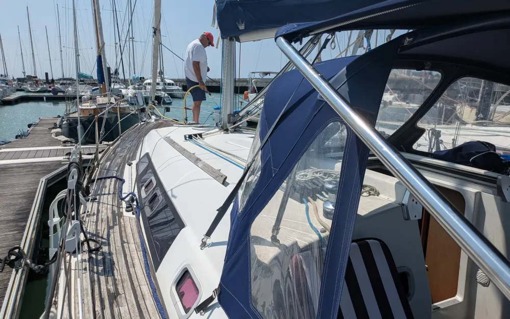 slider 4 Beneteau Oceanis 37