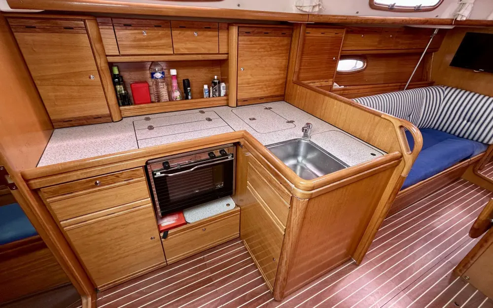 slider 10 Bavaria  37 Cruiser