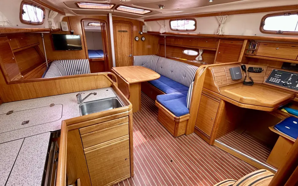 slider 11 Bavaria  37 Cruiser