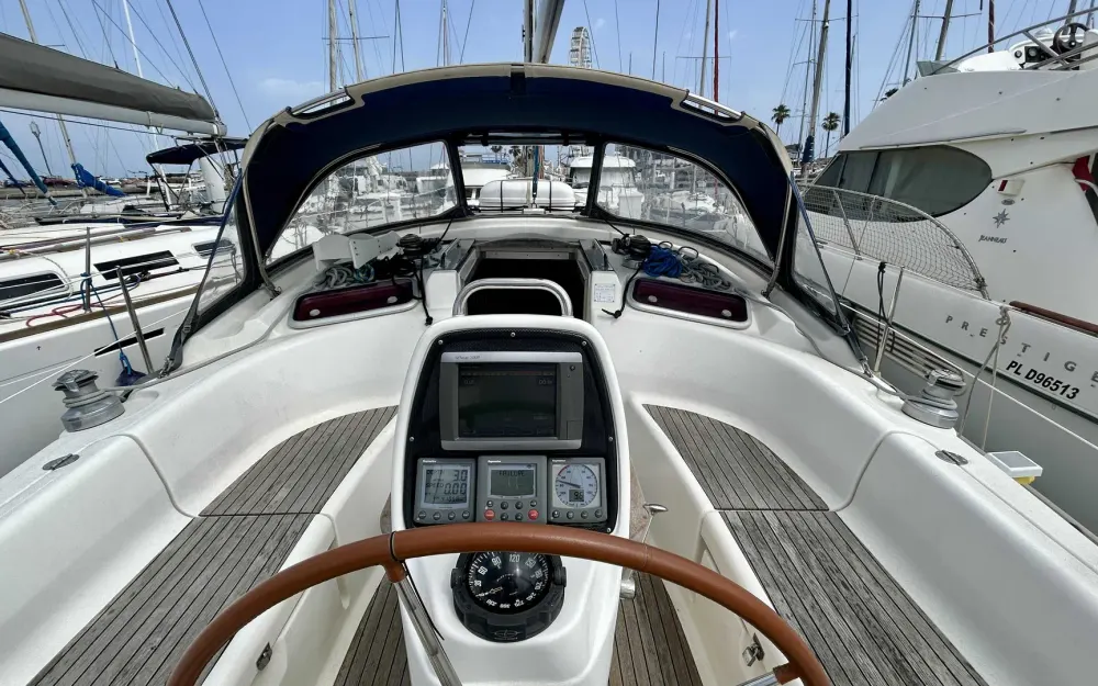 slider 2 Bavaria  37 Cruiser