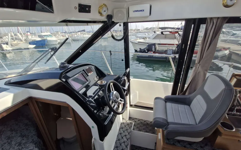 slider 2 Jeanneau Merry Fisher 895
