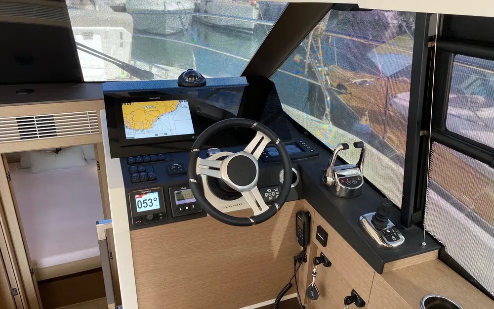 slider 12 Prestige Yachts 420 Fly