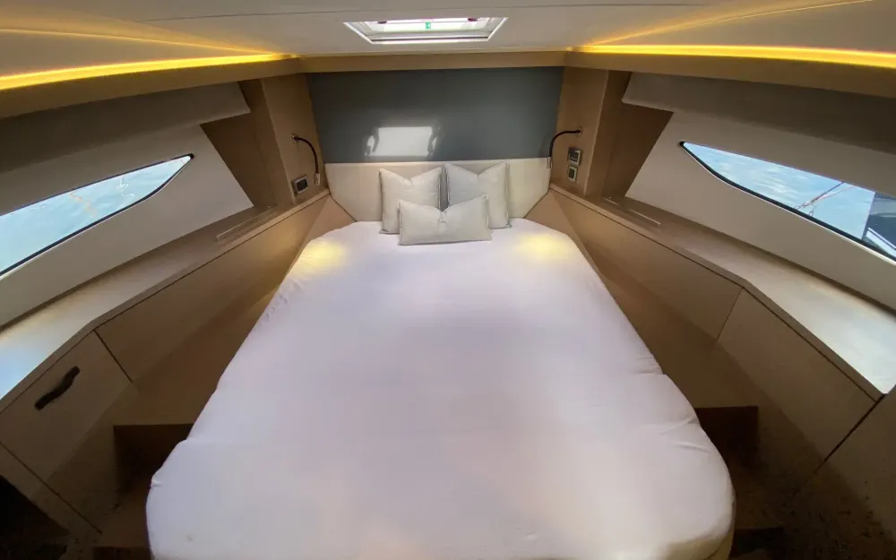slider 13 Prestige Yachts Prestige 420 Fly