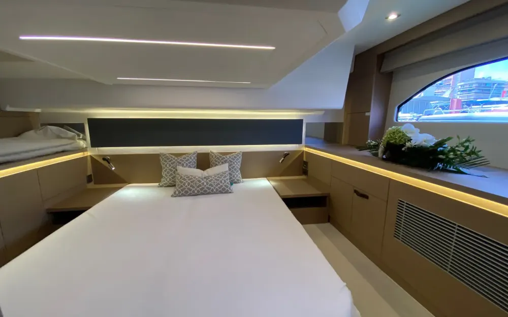slider 16 Prestige Yachts Prestige 420 Fly