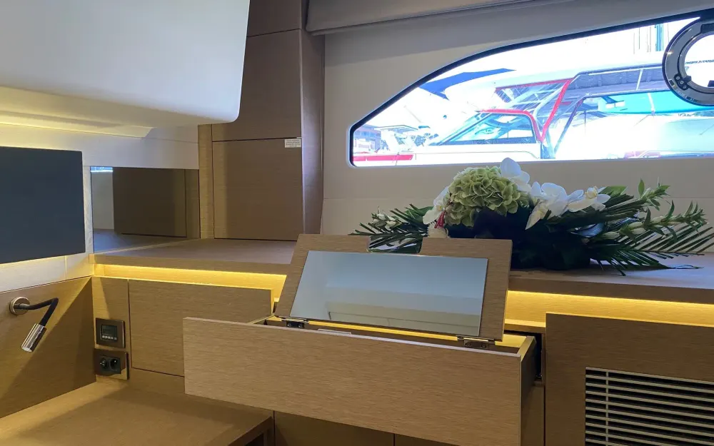 slider 19 Prestige Yachts Prestige 420 Fly