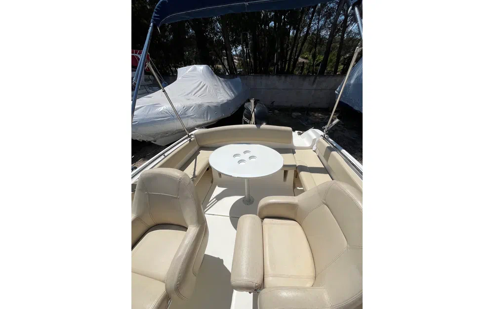 slider 14 Jeanneau Cap Camarat 715