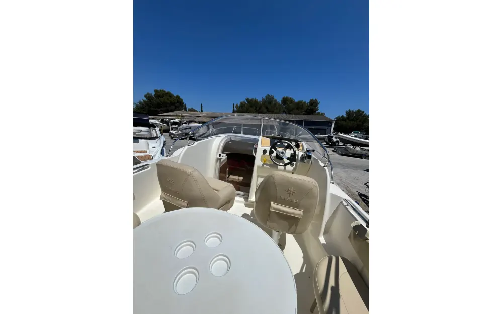 slider 17 Jeanneau Cap Camarat 715 WA