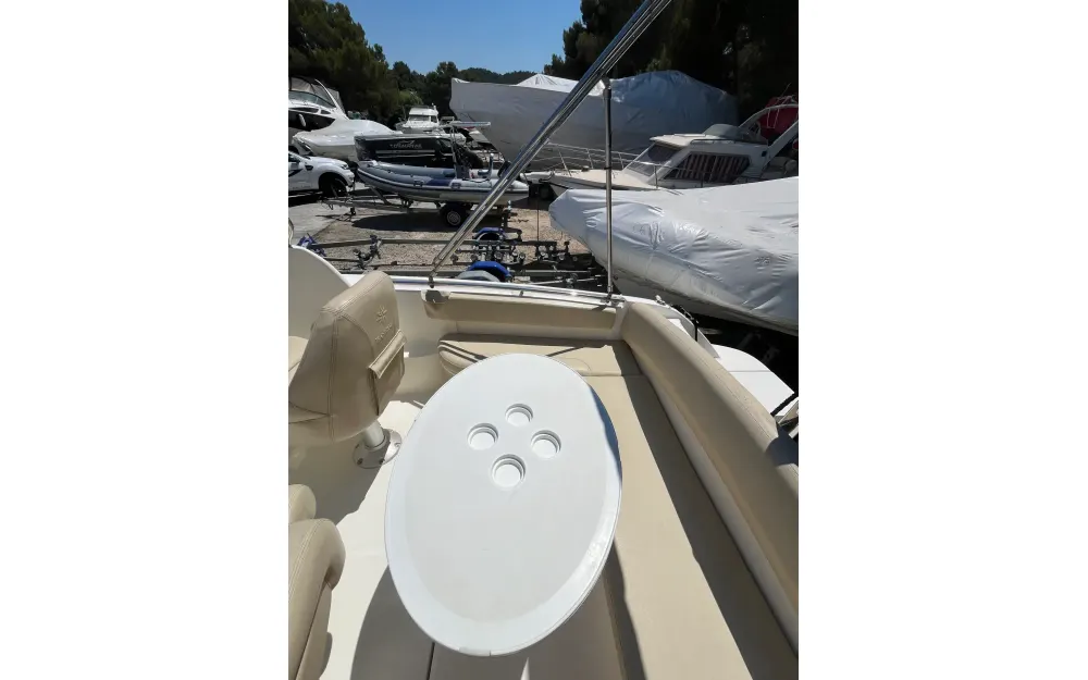 slider 18 Jeanneau Cap Camarat 715 WA