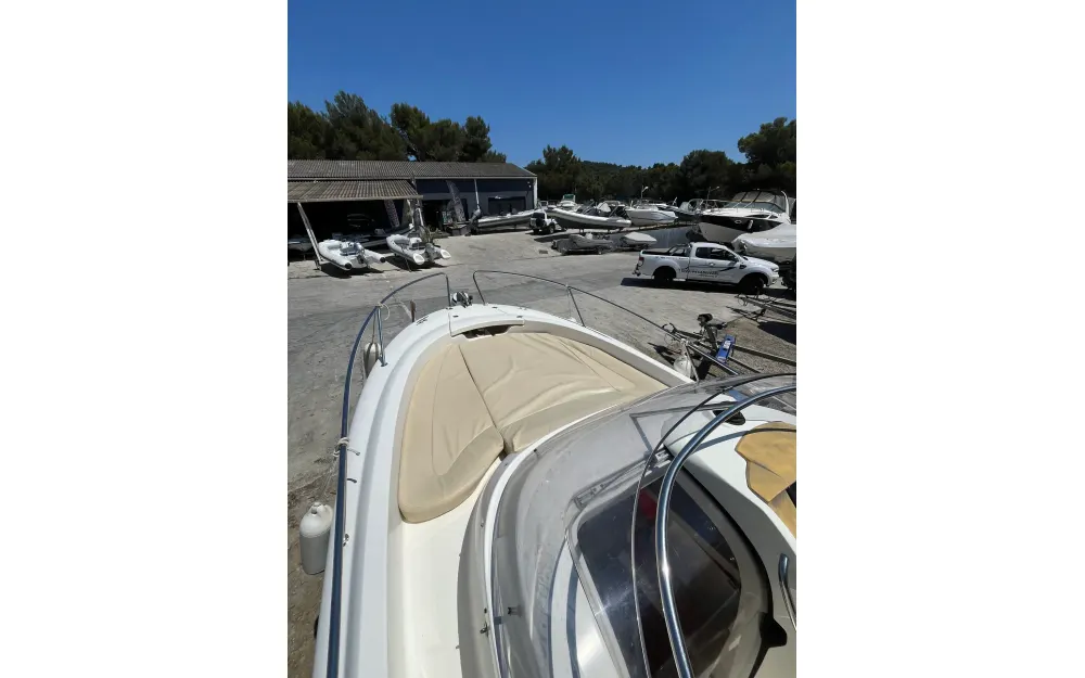 slider 20 Jeanneau Cap Camarat 715 WA